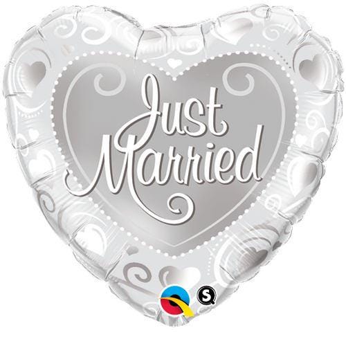 Just Married Balloon Bouquet, Wedding Balloon Set, Bride and Groom Balloons, Black and White Wedding Decor, Bridal Shower Balloons